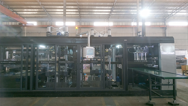 What are the parts of a plastic thermoforming machine