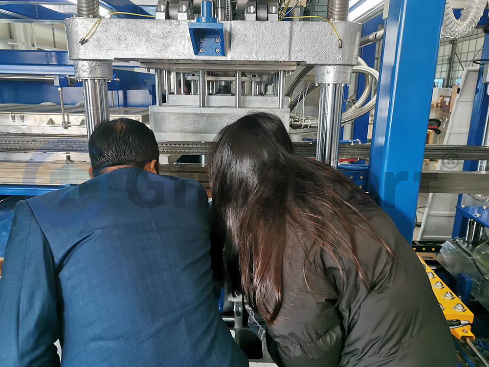 plastic container manufacturing machine